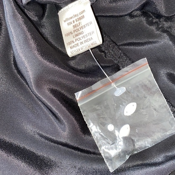 Willow and Clay ruffle black beaded flowers top Sz S NWOT - Picture 6 of 11